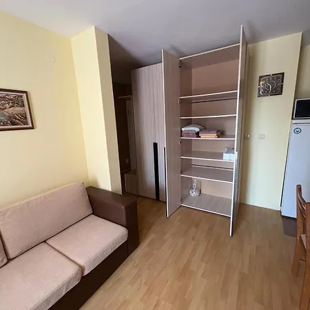Amartman Primo U - Elenite Apartment *